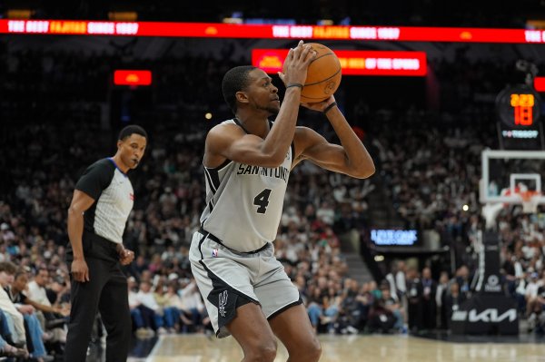 正规在线配资公司 轻轻松松！福克斯出战27分钟14投7中 砍下18分10助攻&正负值+11